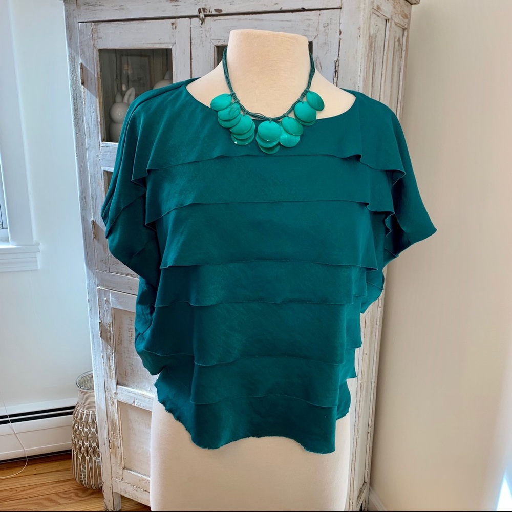 BCBG Max Azria JEWEL GREEN tiered ruffle top EUC